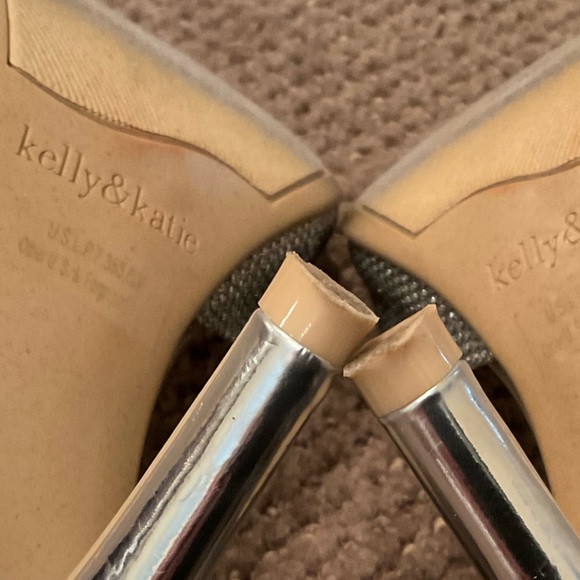 Silver sparkly heels for dress up - Picture 8 of 10